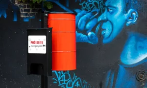 Koš za pseći izmet Tobi s dozatorom