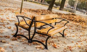 Klupa Lodz DUO s rukonaslonom