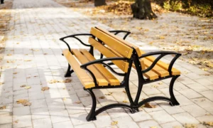 Klupa Lodz DUO s rukonaslonom