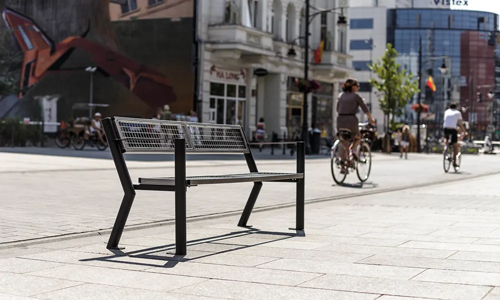 Klupa Gladiator Solid s rukonaslonom