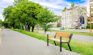 Lavička Gladiátor s lakťovou opierkou