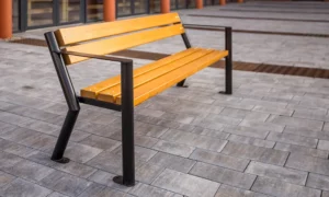 Klupa Gladiator s rukonaslonom