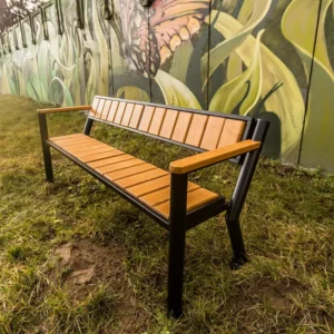 Klupa Gladiator Prestige s drvenim rukonaslonom