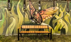 Klupa Gladiator Prestige s drvenim rukonaslonom