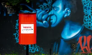 Koš za pseći izmet Tobi