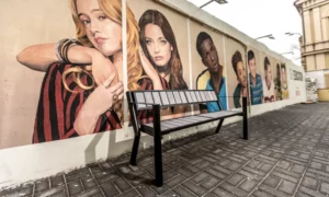 Klupa Gladiator WPC s rukonaslonom