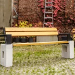 Klupa Roma s rukonaslonom